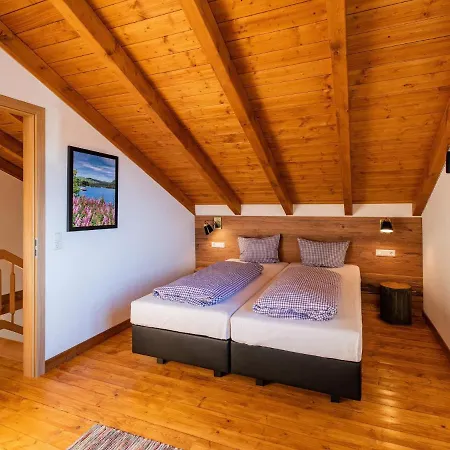 Chalets, Chalet *